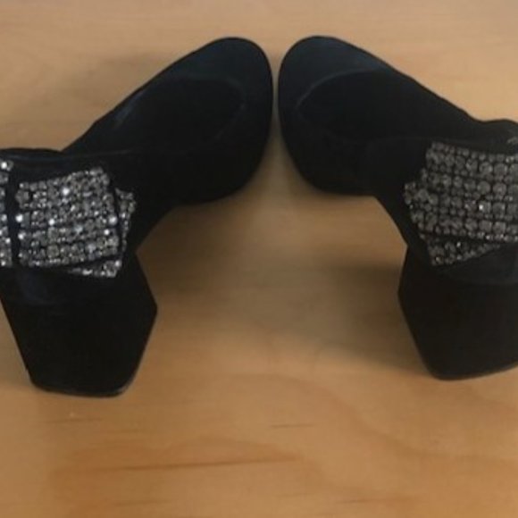 Tory Burch Embellished Velvet Pumps - Picture 3 of 5